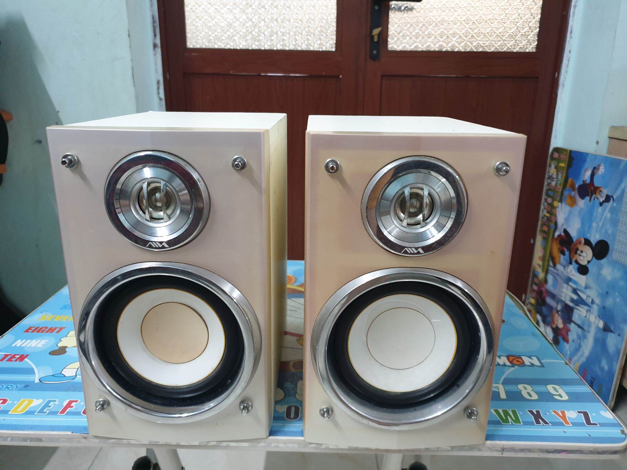 Đôi loa aiwa SX- LMJ1. Bass 12 màng cacbon, gân vải