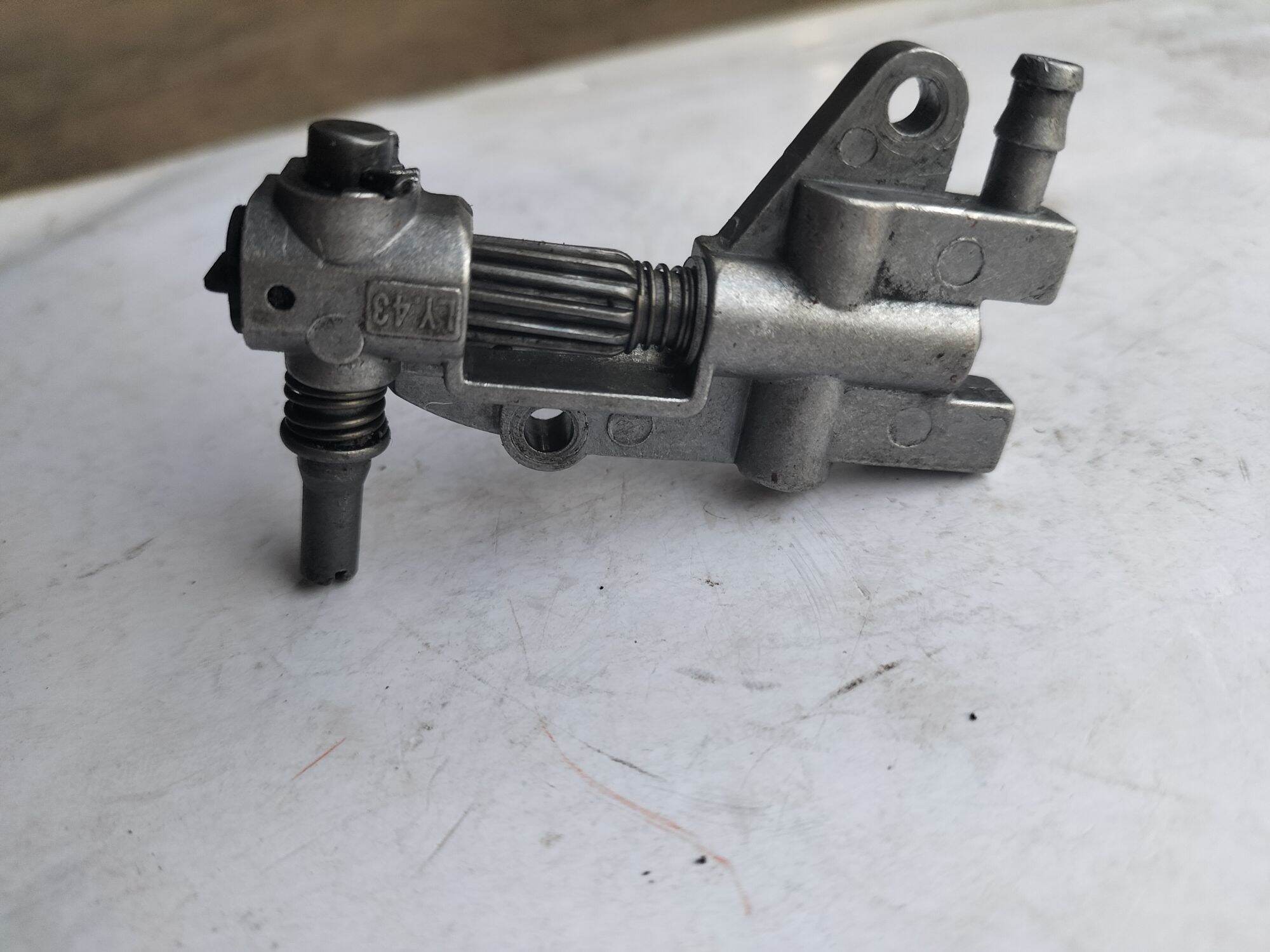 bộ bơm nhớt 5200 (heo bơm nhớt)máy cưa xích 5200