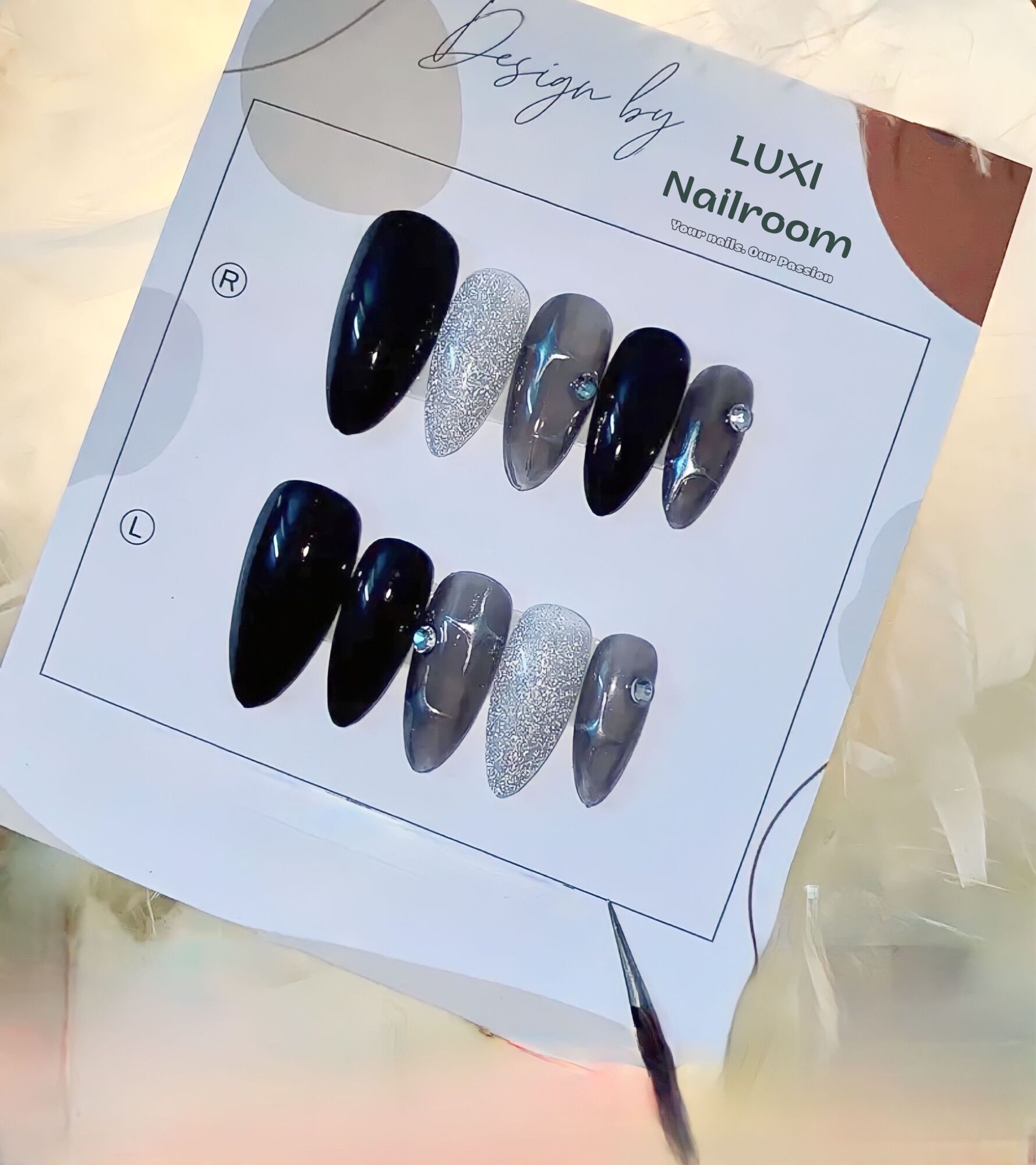 Nailbox - móng úp thiết kế mẫu tone đen, flash bạc