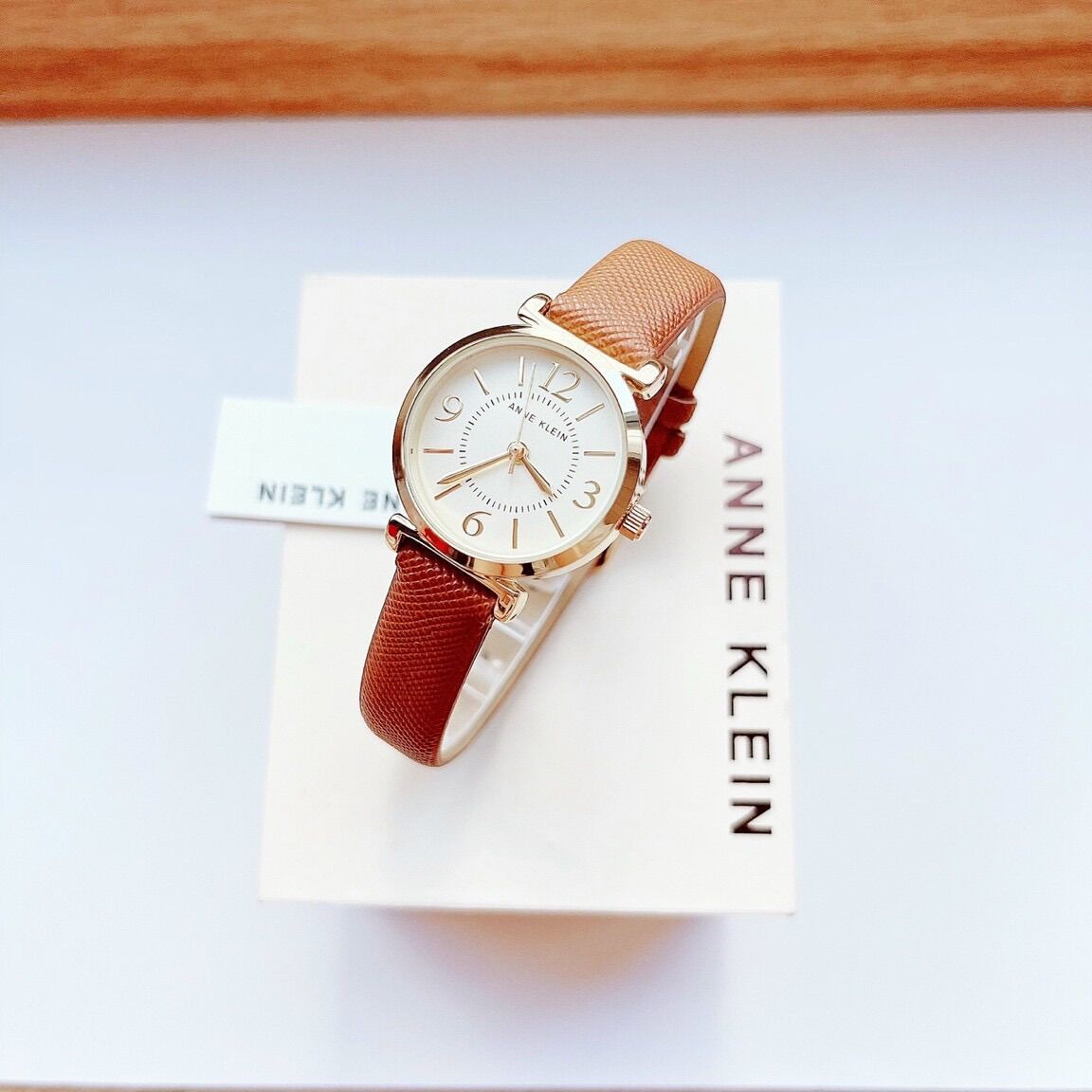 Đồng hồ nữ Anne Klein dây da, size 26mm
