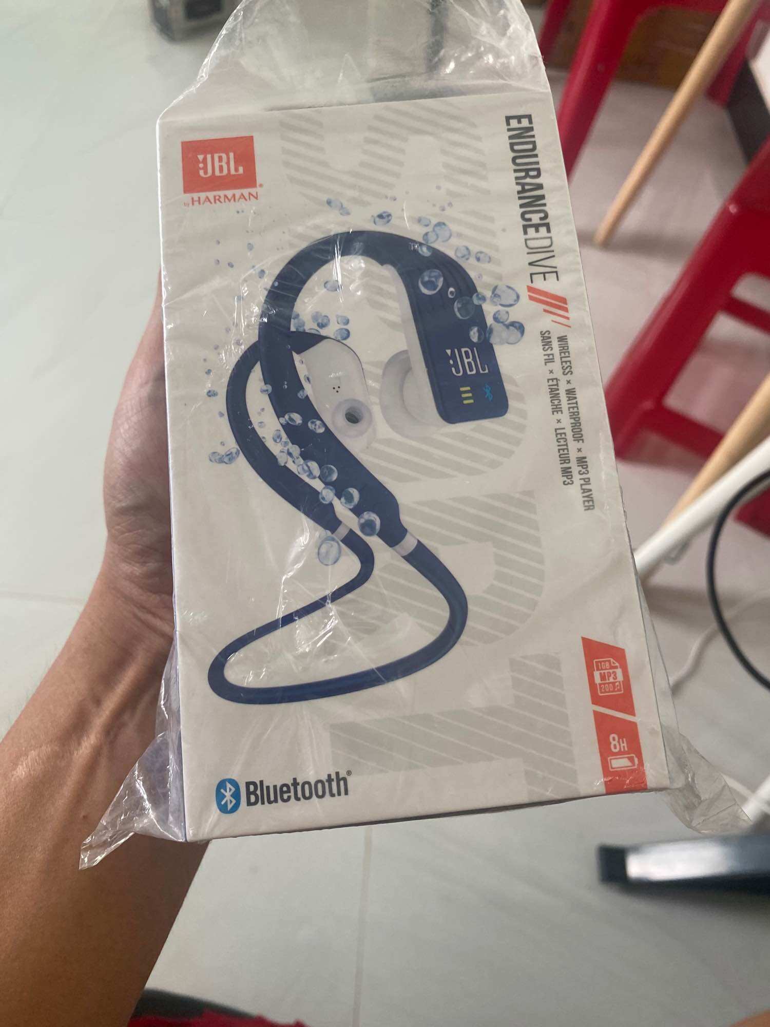 Tai nghe Jbl Endurance Dive headphone
