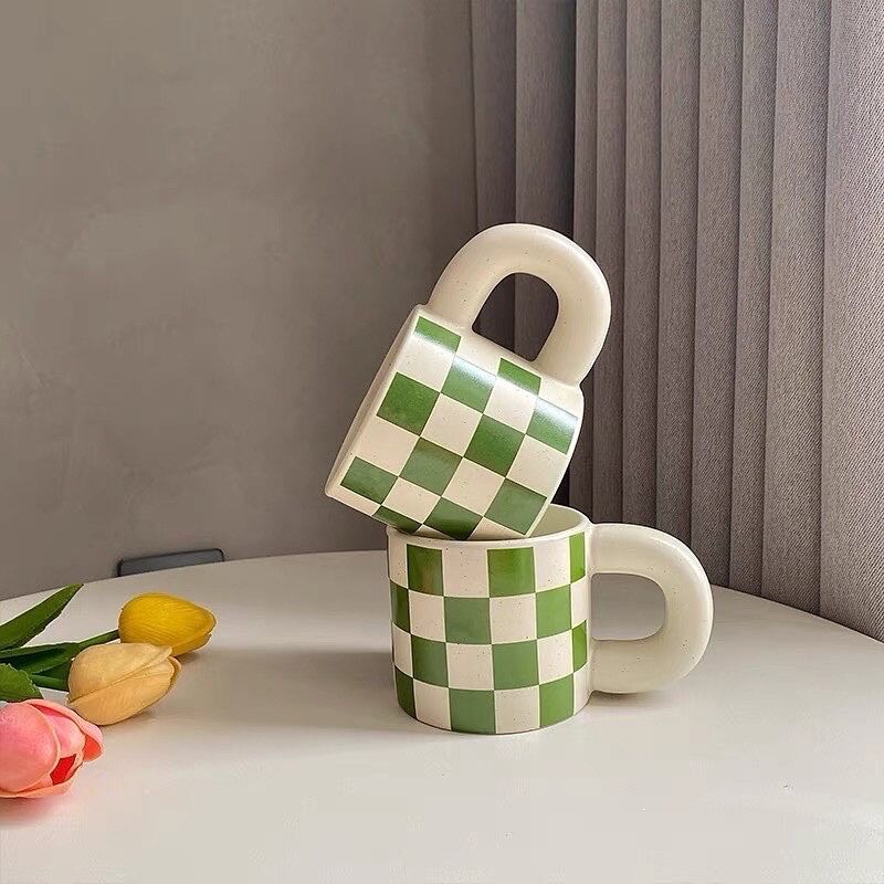 Cốc sứ caro phong cách Hàn Quốc 330ml
