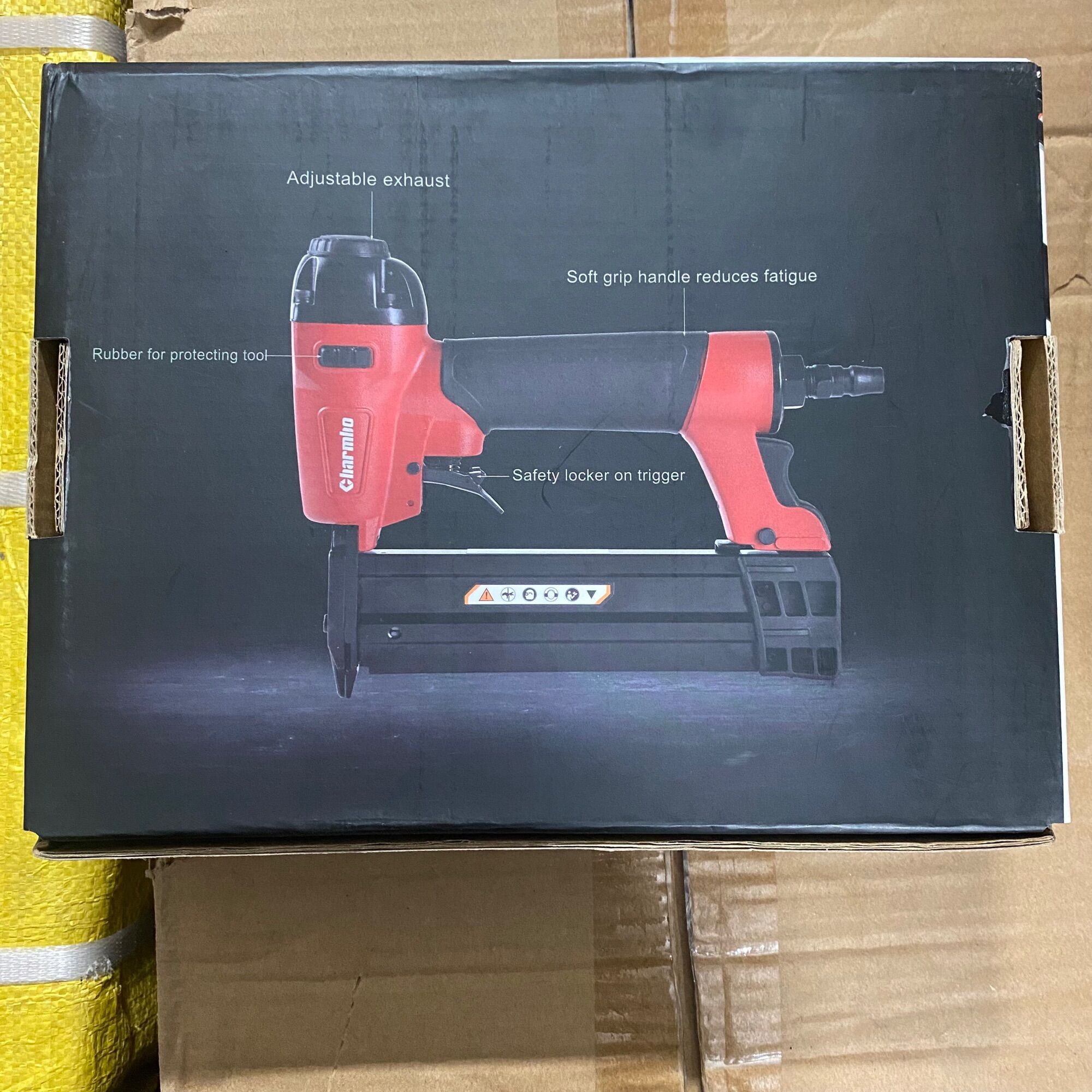 Máy hơi bắn đinh chỉ đồng P635 Charmbo