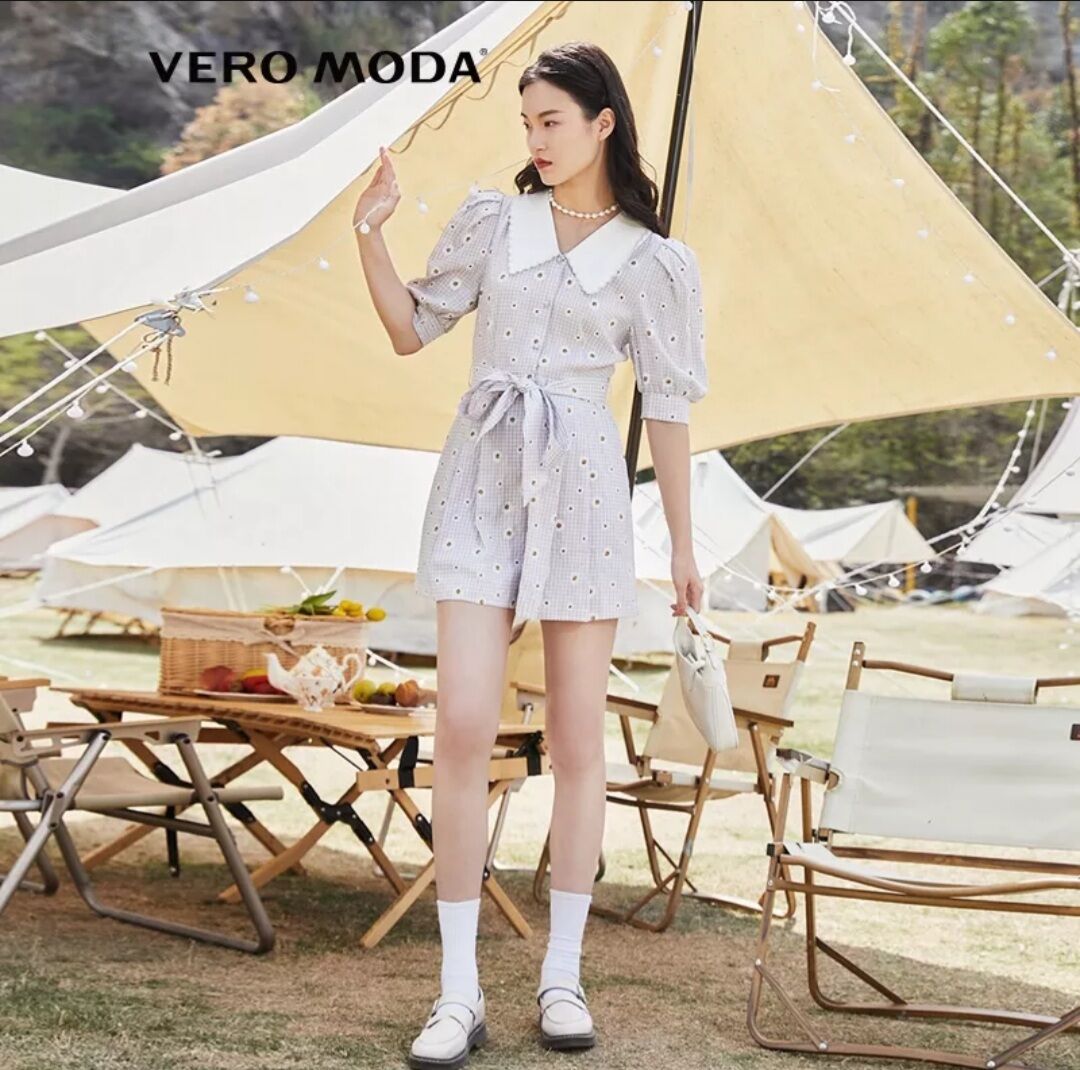 Vero Moda Áo liền quần jumpsuit cổ trắng tay phồng thắt đai eo
