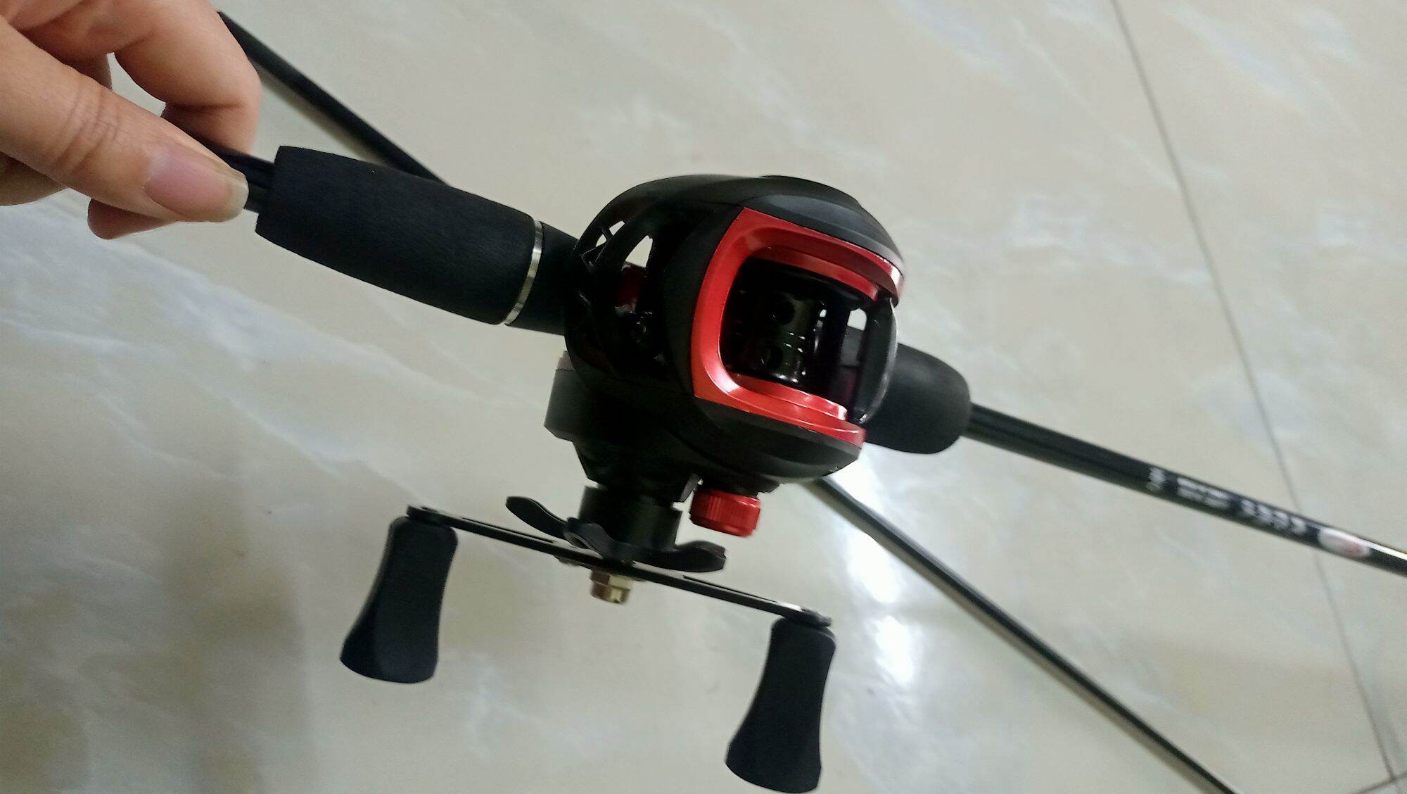 Combo cần câu lure sói đen máy ngang và phụ kiện