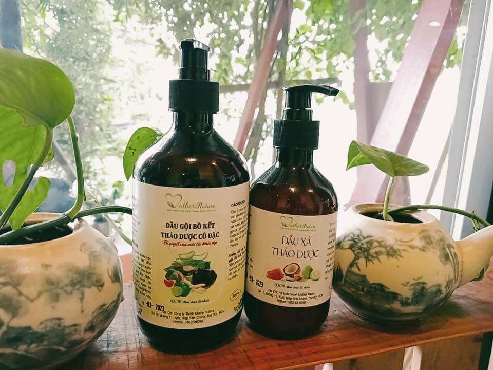 Dầu gội bồ kết thảo dược Mother Nature
