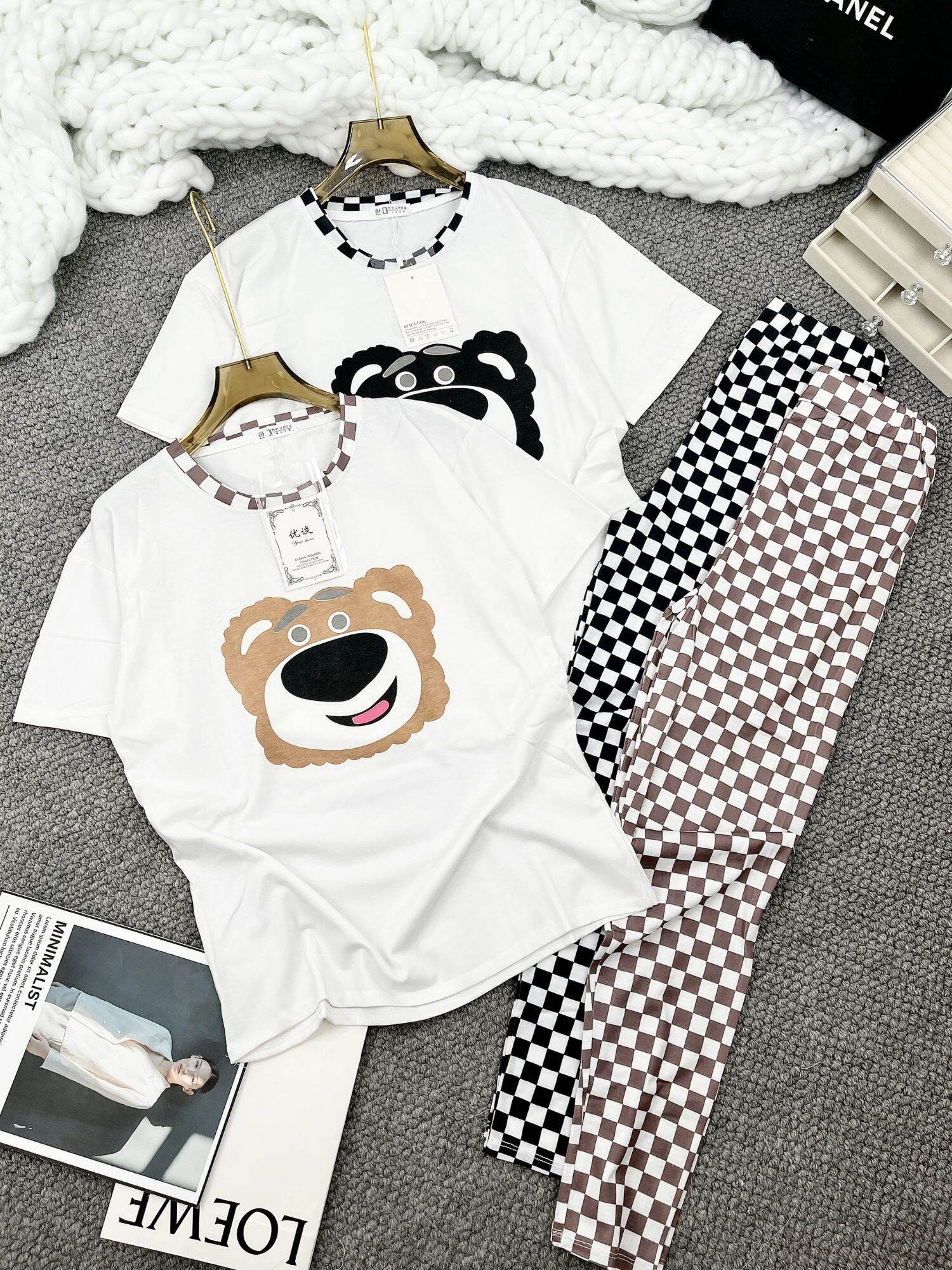 Sét bộ gấu pooh phối quần kẻ legging.