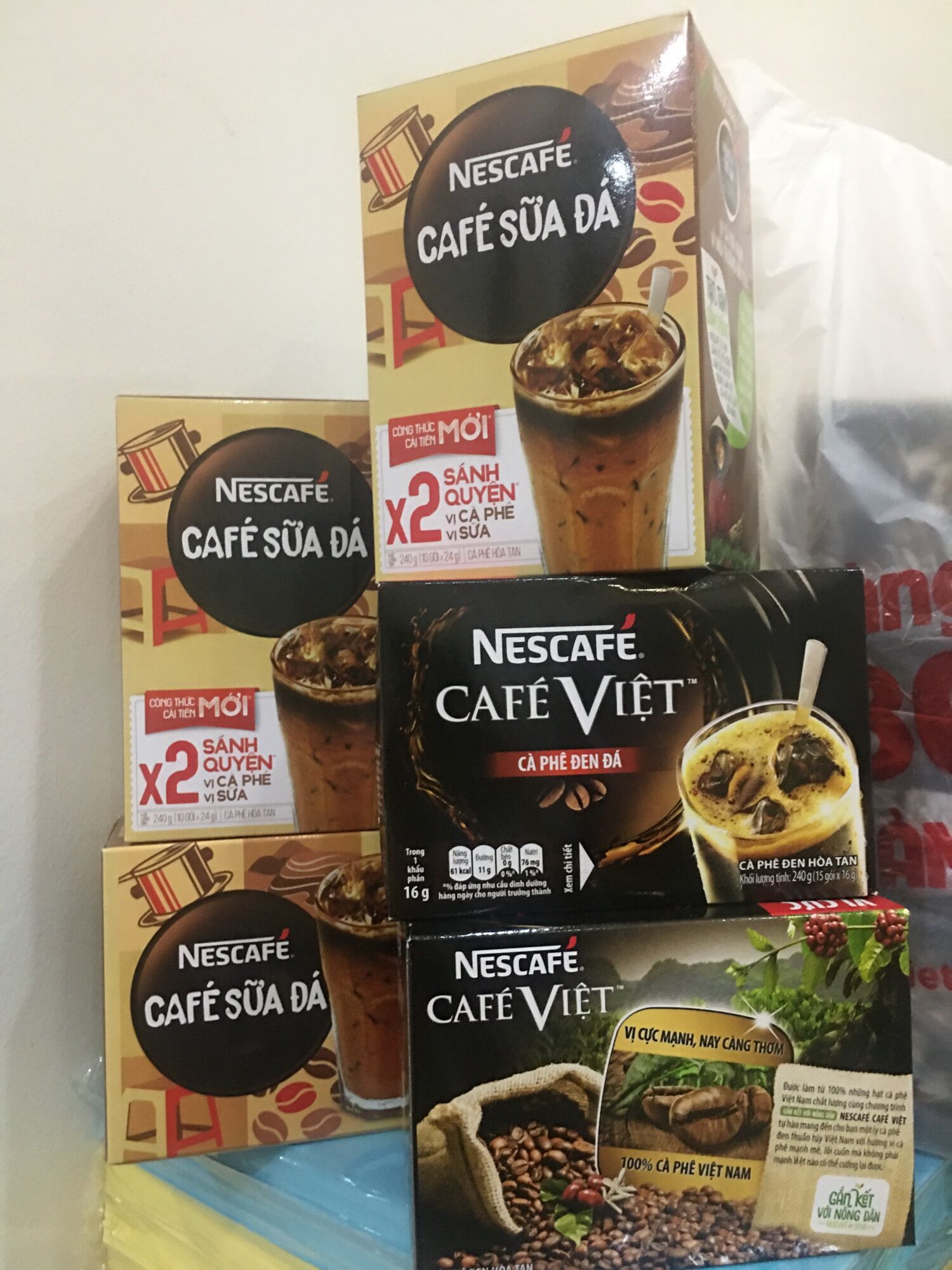 [Sale]Cafe hoà tan Nescafe sữa đá (10 gói 24g/hộp); Cafe Việt đen đá (15 gói 16g/hộp)