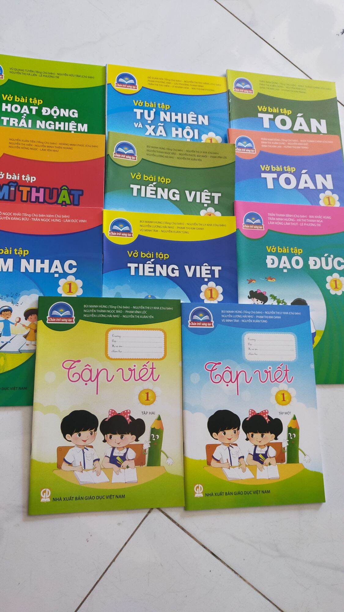 Bài tập , sgk lớp 1 chân trời sáng tạo