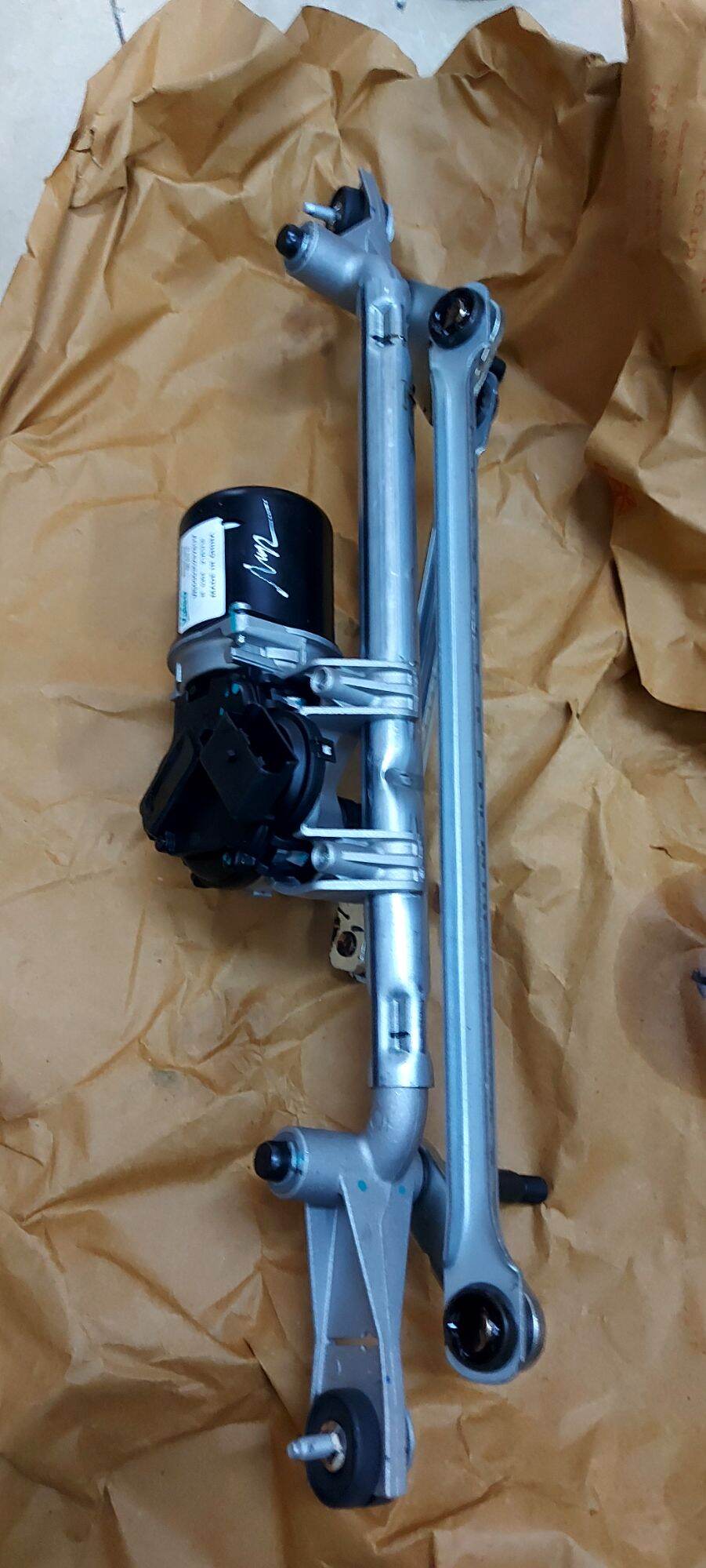 Mô Tơ Gạt Mưa Trước Trax xịn chính hãng