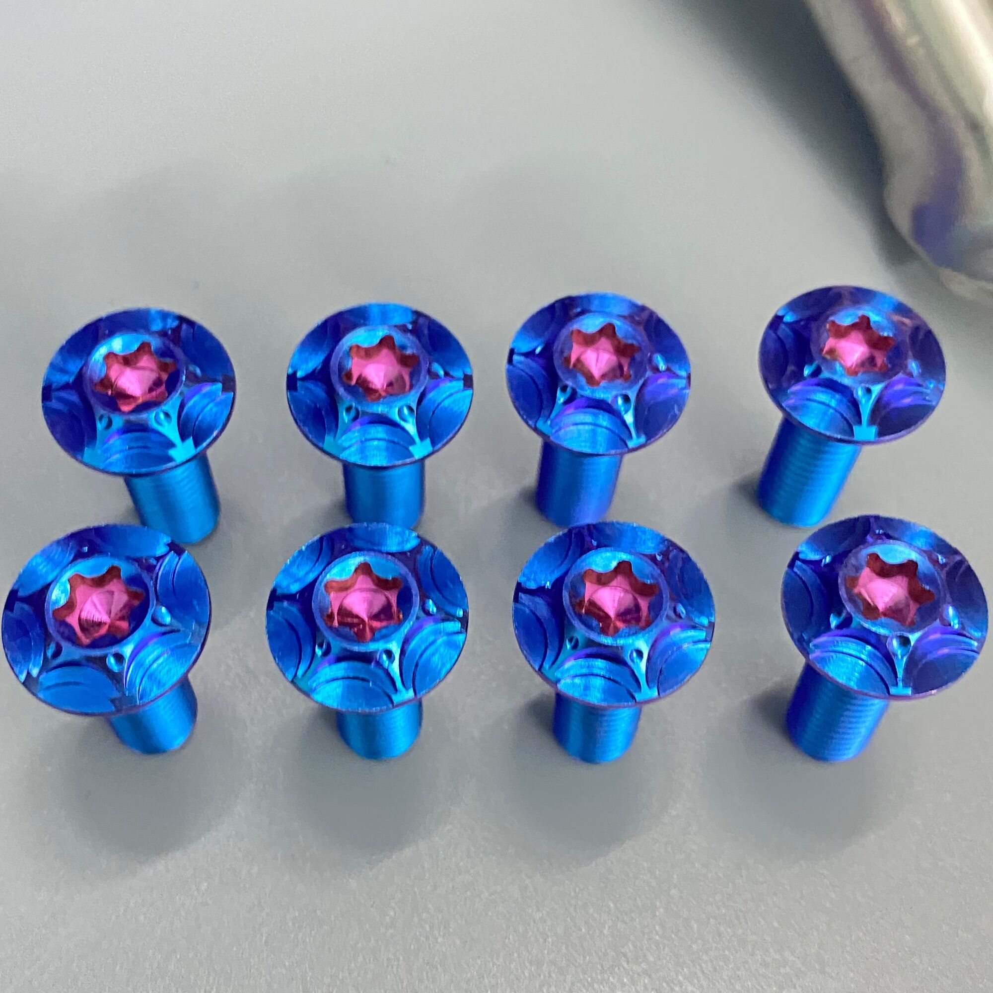 Combo 10 ốc đĩa titan gr5 8li xanh tím lòng hồng