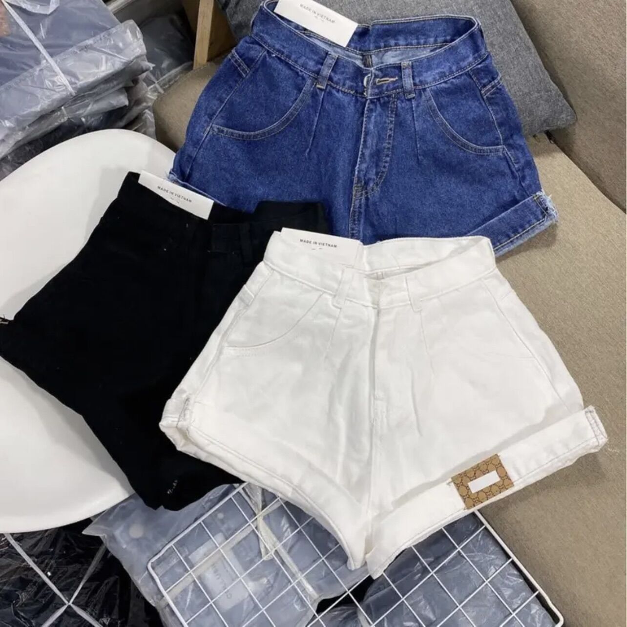 Quần short jean lưng cao lật lai mạc da