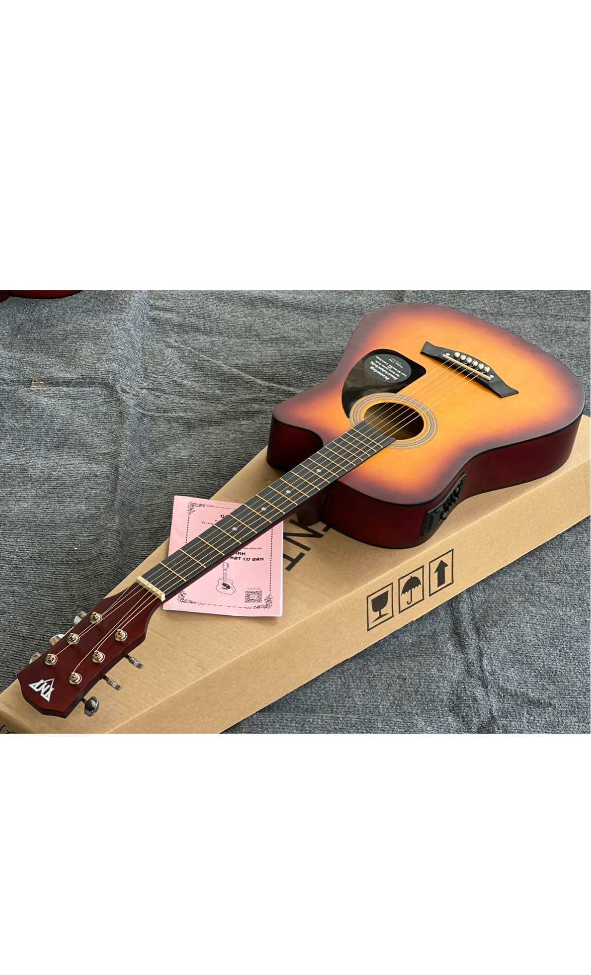 Guitar aucoutisc t50 - CHÍNH HÃNG  - tặng kèm phụ kiện.  3/4 dài 96cm rộng 38 - 8
