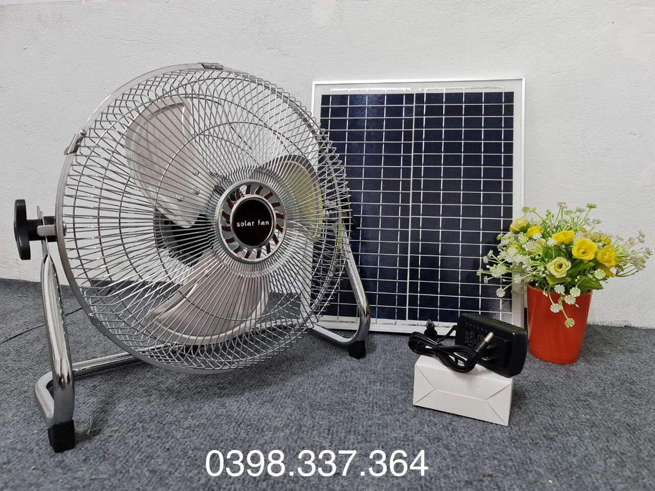 Quạt ngồi tích điện năng lượng mặt trời 20W [ Bảo hành 12 tháng ] sạc được điện thoại