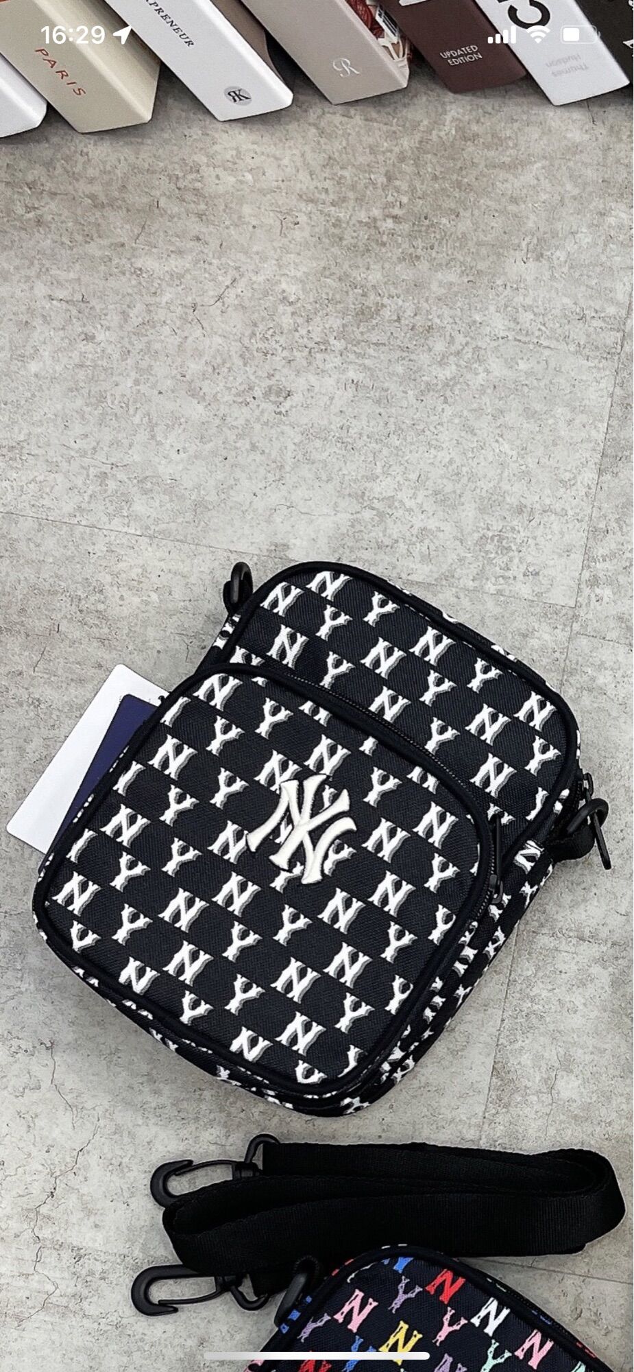 [3-5/8 Hoàn Tiền 25%]Túi đeo chéo NY monogram rainbow full tem tag