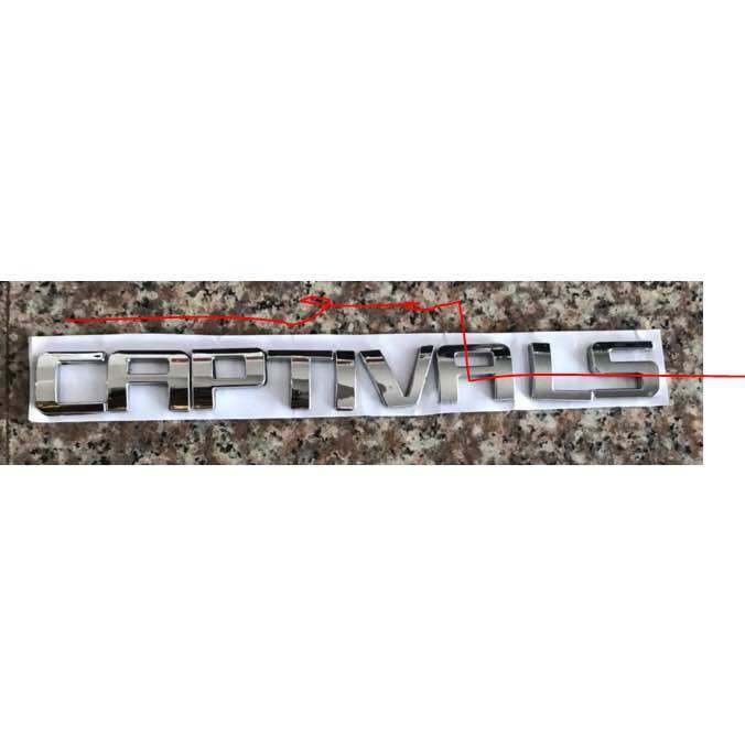 Chữ nổi Captiva LS được dán phía sau xe Chevrolet Captiva