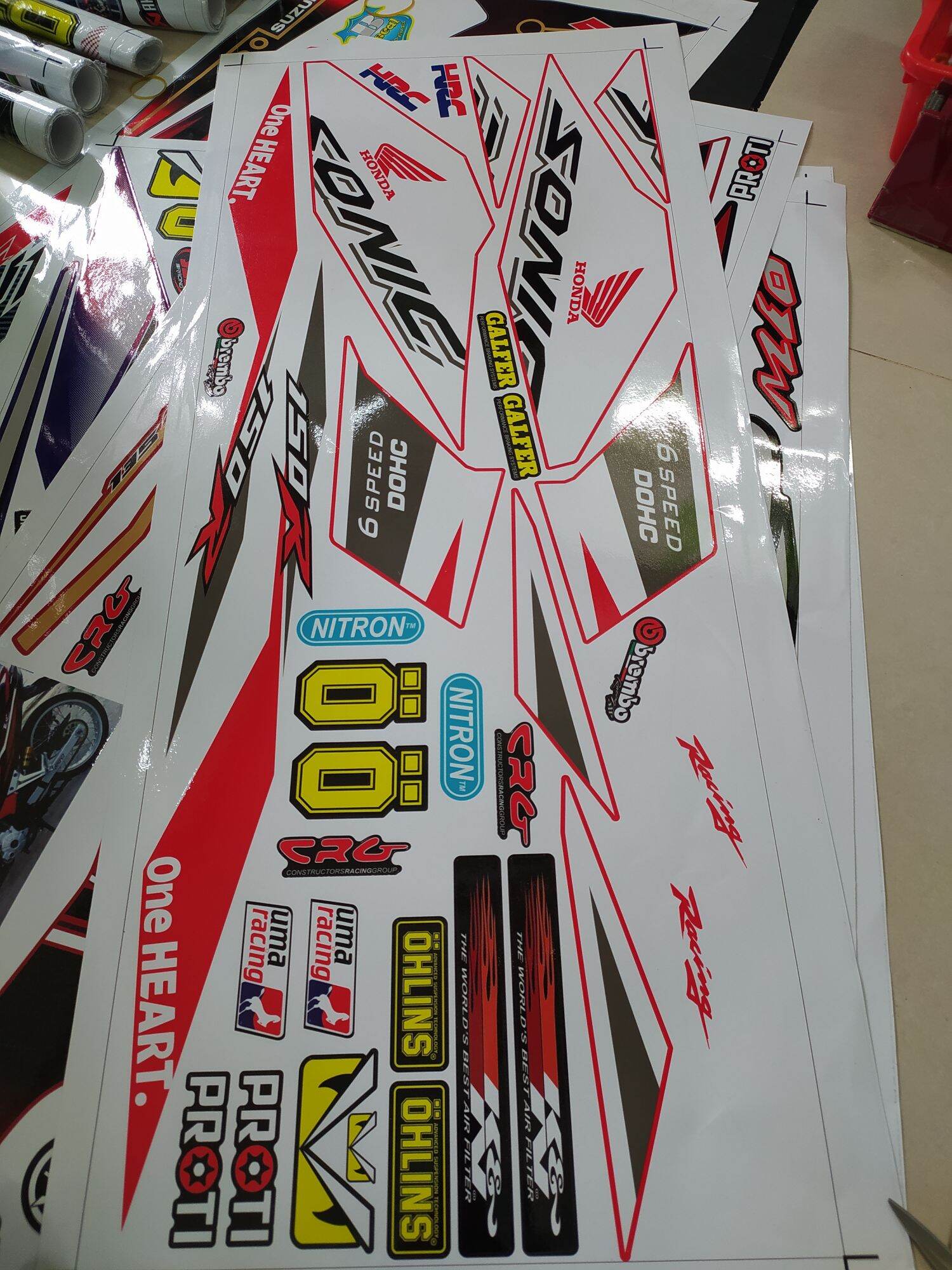 Tem Sonic 150 Trắng Đỏ