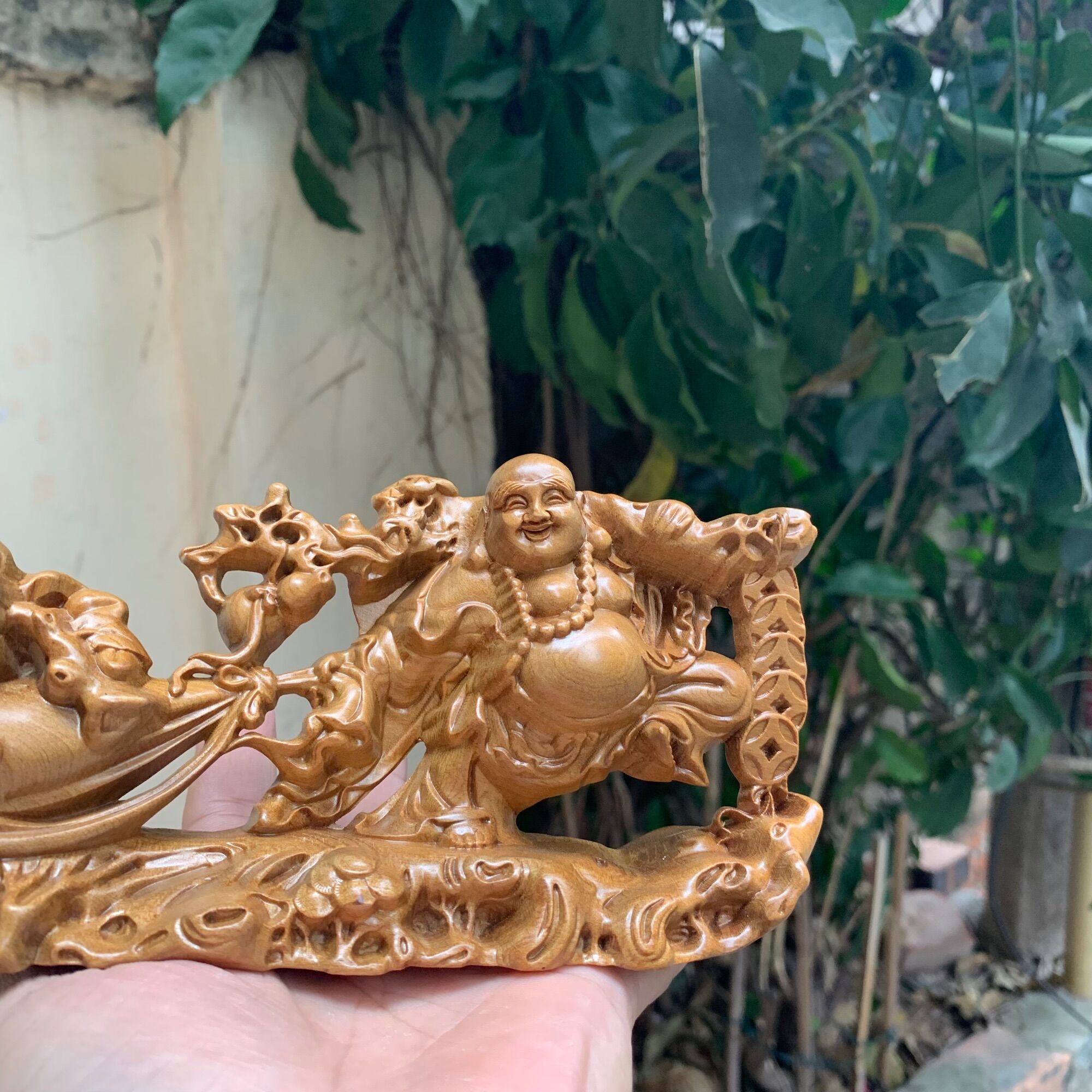 Tượng phật di lặc gỗ bách xanh