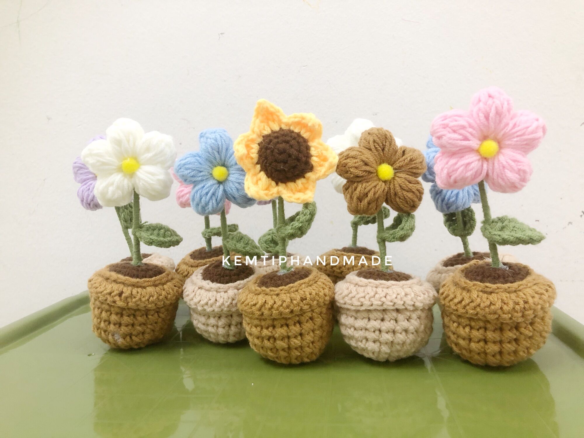 Chậu hoa mini bằng len nhiều màu có sẵn