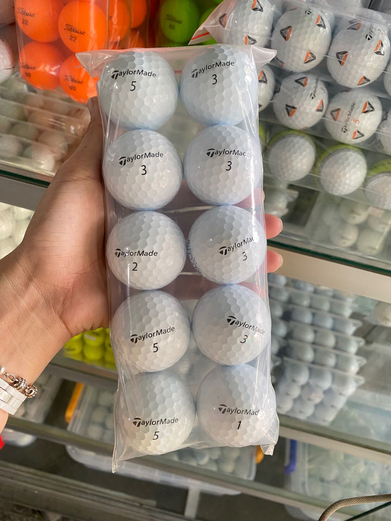 Bóng golf Taylormade TP5 trắng