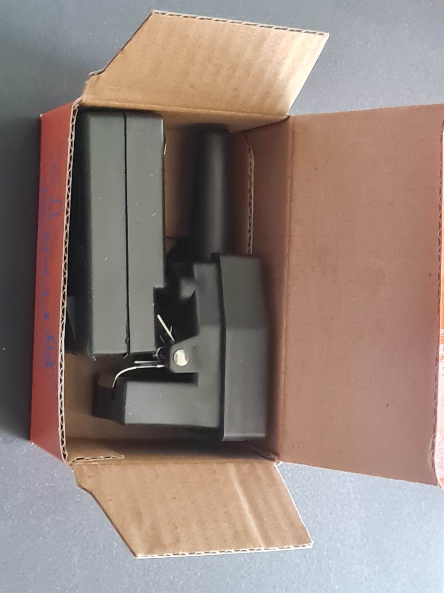 Bộ Ổ Phích Cắm Máy Cắt Vải Đứng EASTMAN