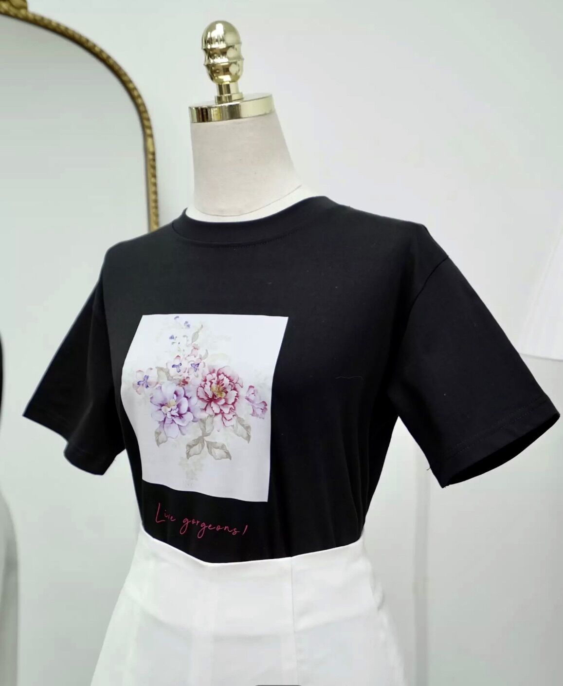 Áo phông đen hoa hồng Lep’ size M new