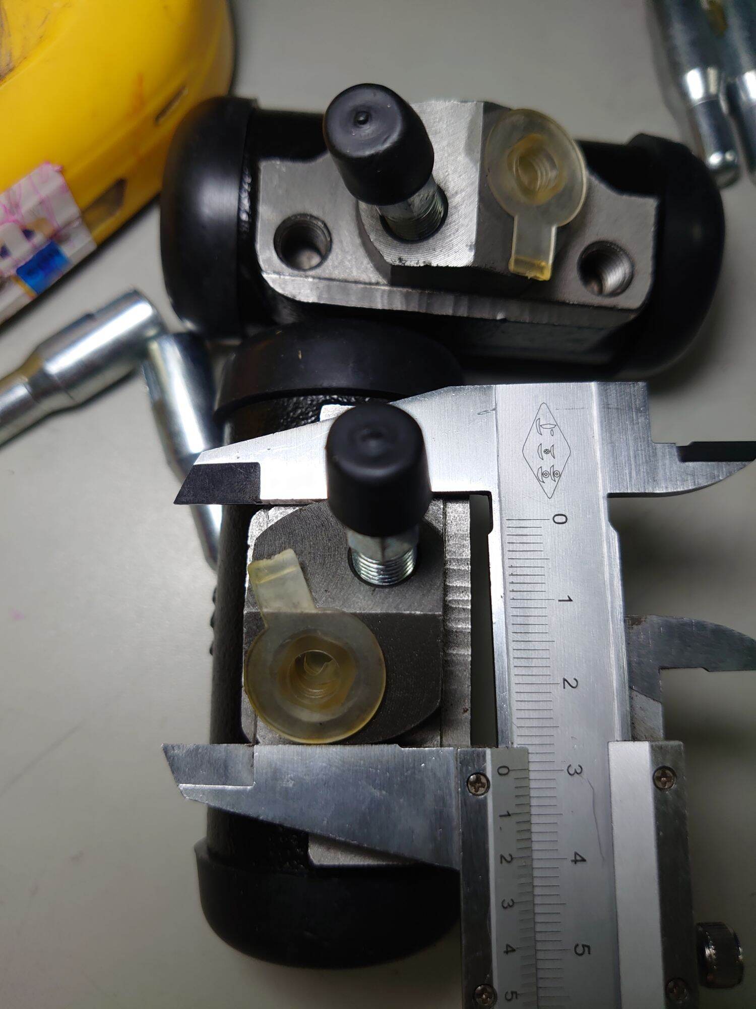 Heo phanh (heo bánh) xe nâng TCM -Z5 FD 20-30