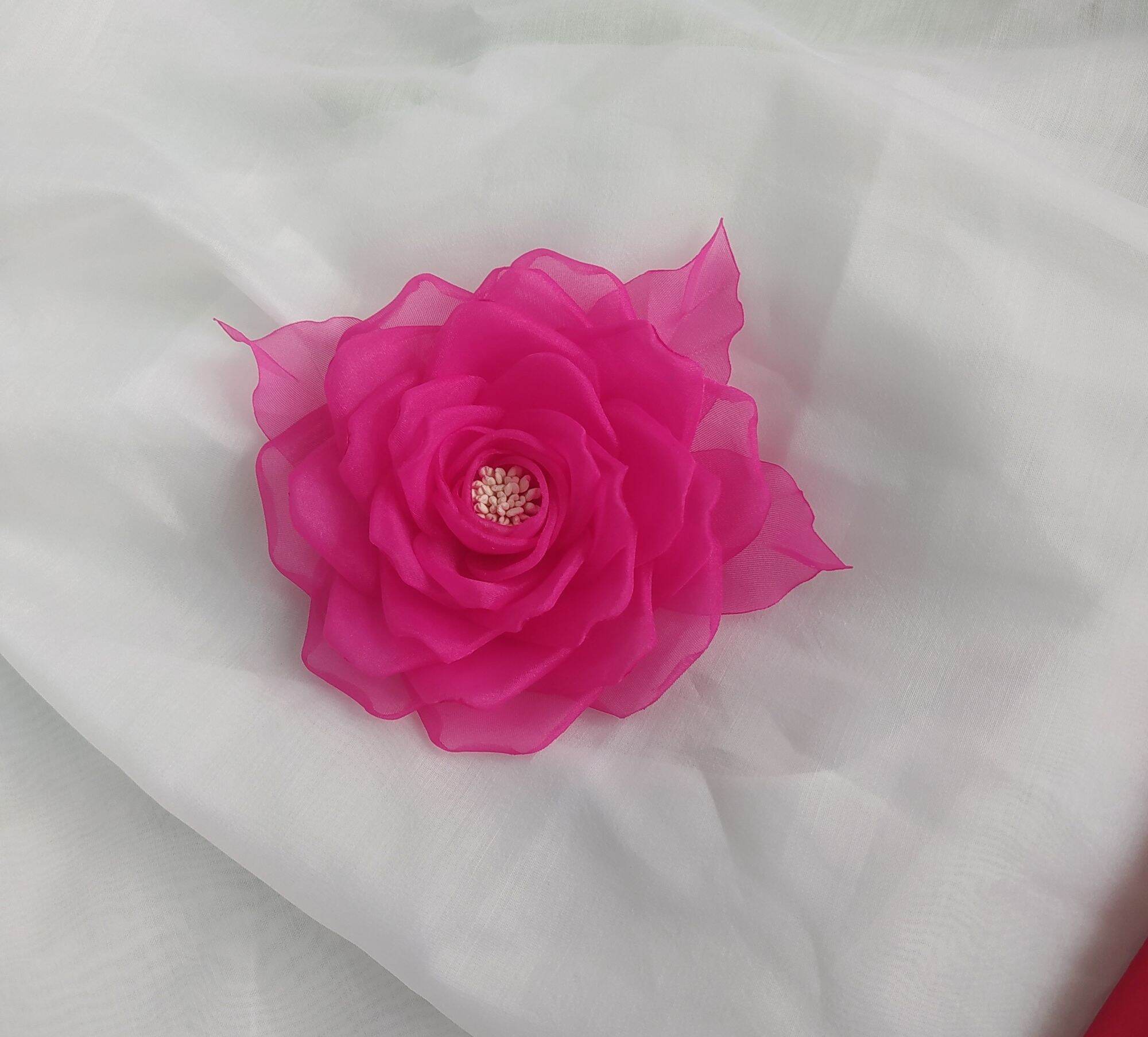 Hoa cài áo Canto handmade màu hồng sen