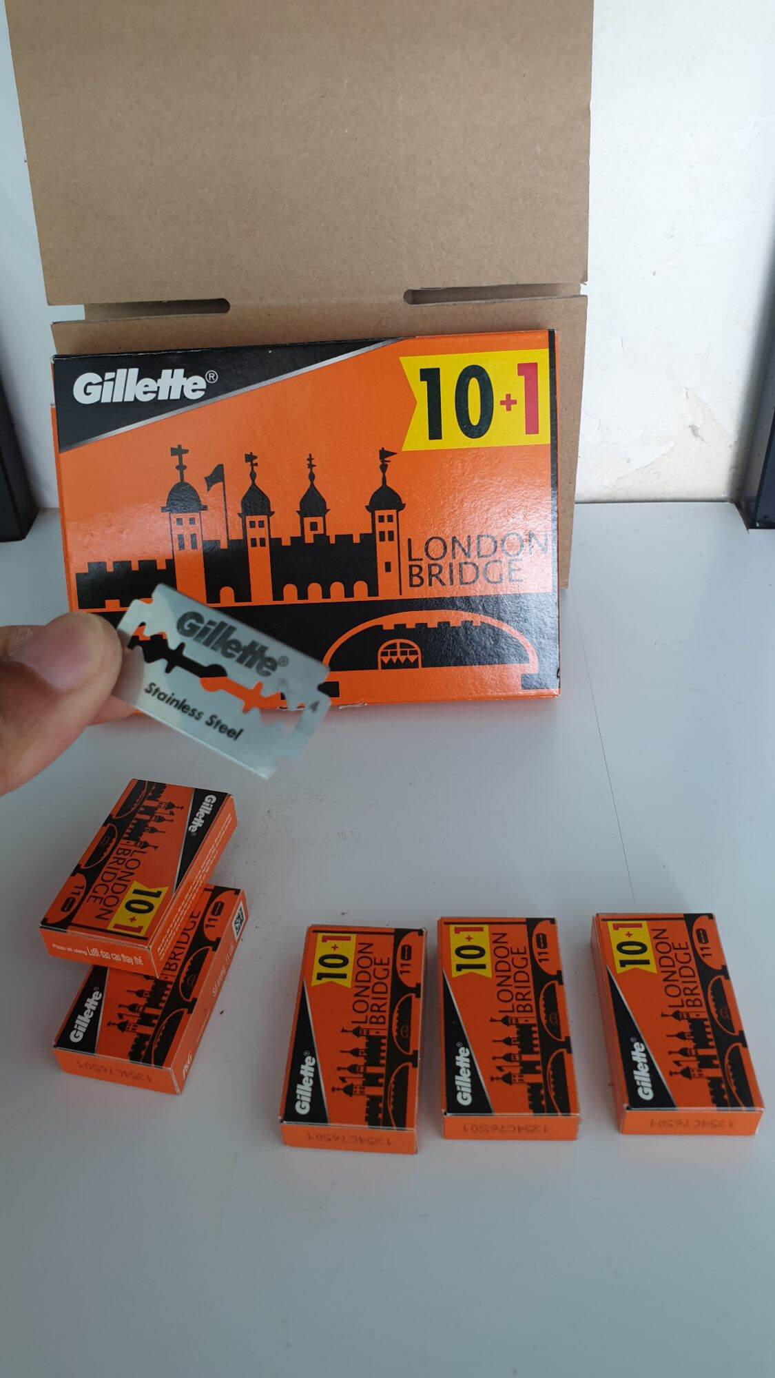 Hộp 100 lưỡi lam Gillette
