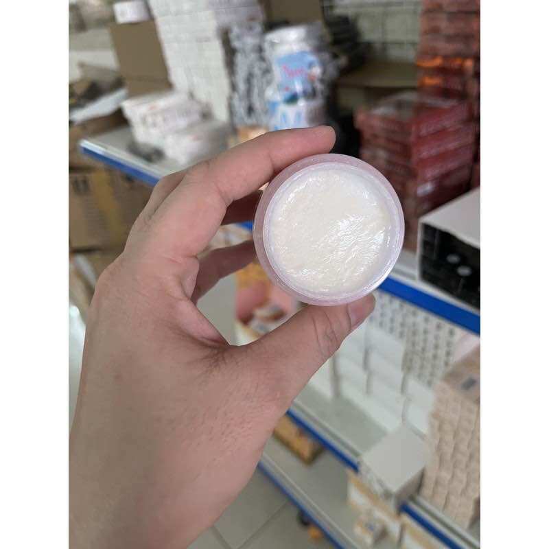 Một hộp Kem ban đêm Collagen plus Vit E