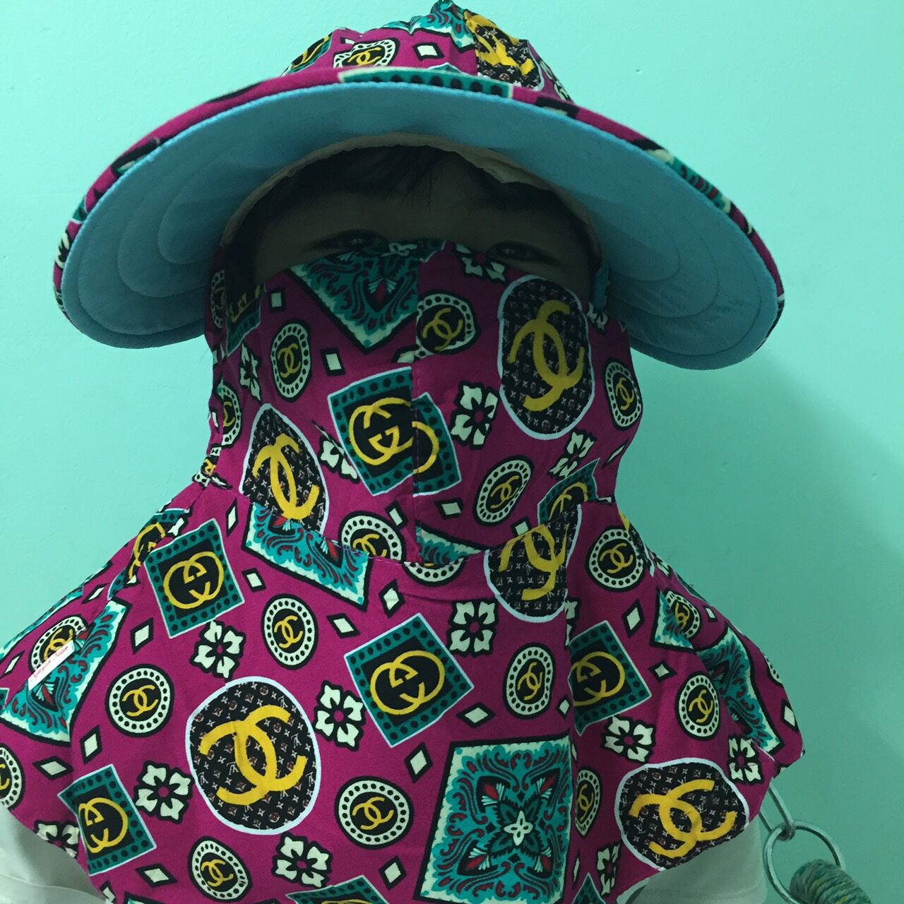 khẩu trang chóng nắng có mũ vải thổ cẩm cao cấp cí bông gai dán tiện lợi