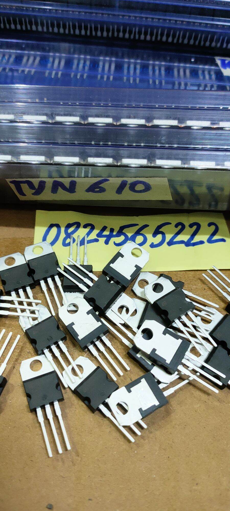 5 con TNY610