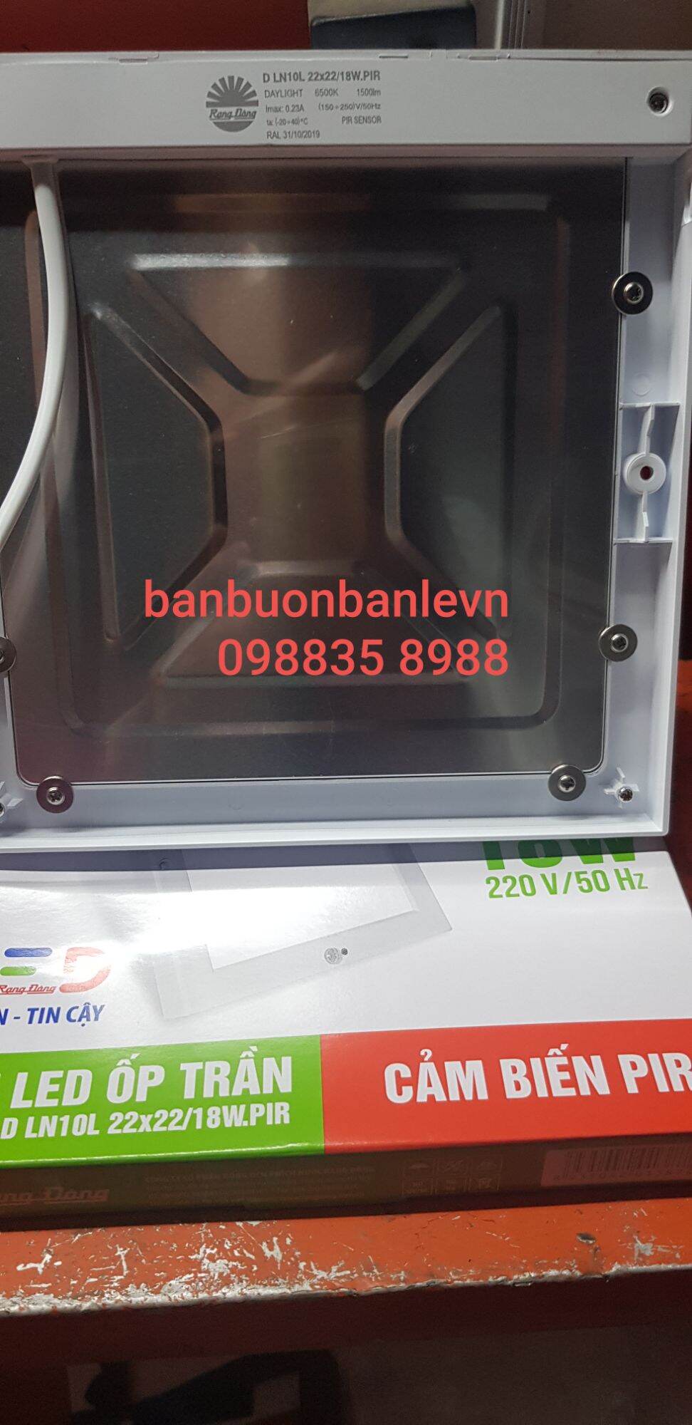 Đèn LED ốp trần  siêu mỏng cảm biến 18w Rạng Đông