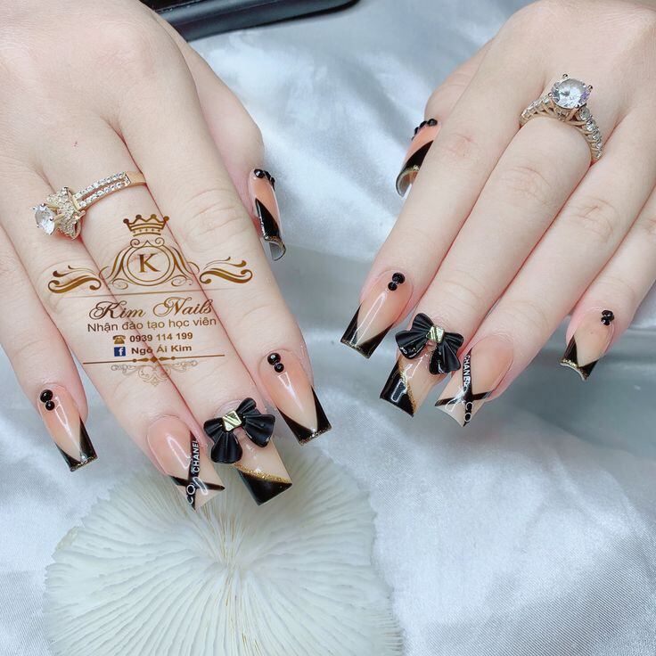 Nail box fend nơ xinh