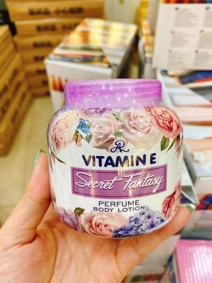 Kem Body Vitamin E Hương Nước Hoa Thái Lan (1 hũ)