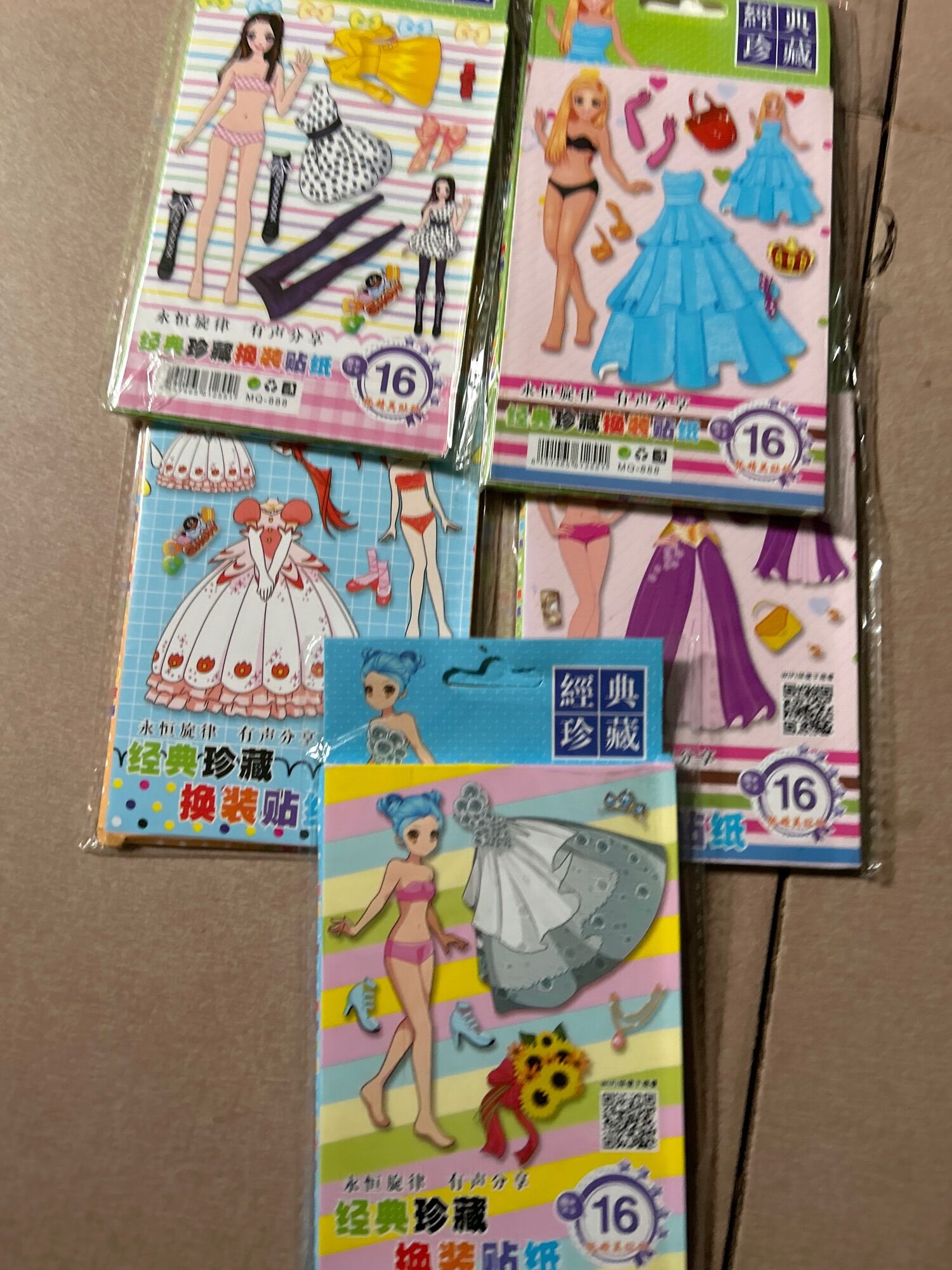 Lốc Hình Dán Thay Đồ Anime combo 5 lốc/5 cuốn