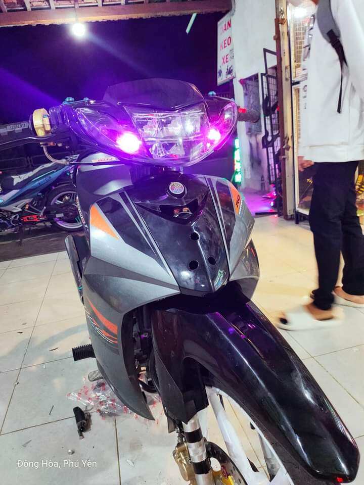 Đầu đèn 2 tầng lắp dòng xe Sirius Chóa + Ốp