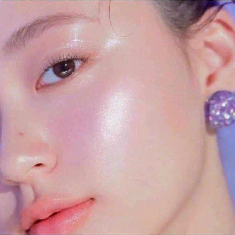 Phấn bắt sáng Catrice High Glow Mineral Highlighting Powder 8g (010 Light Infusion)