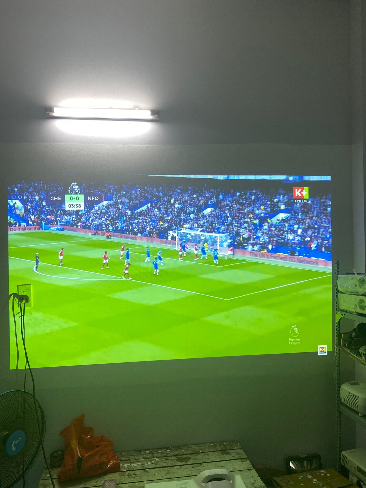 Máy chiếu gần hãng Panasonic PT-TW351R mới 99%