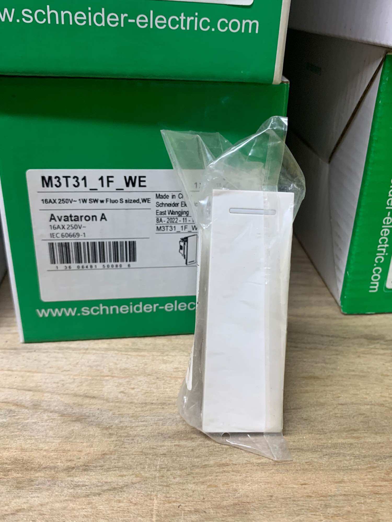 Công tắc 1 chiều và 2 chiều Schneider AvatarOn A