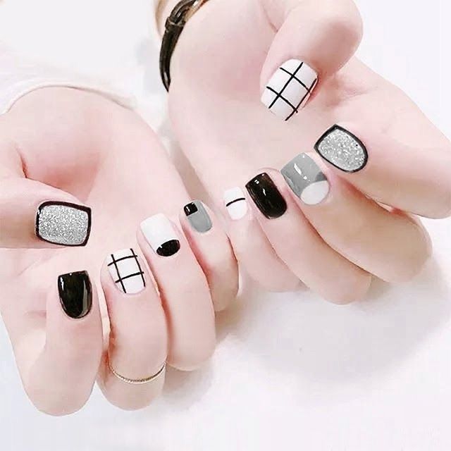 Nail box thiết kế sẳn sơn sọc caro kèm nhũ phát sáng
