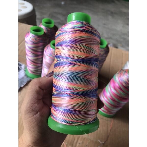 Chỉ may, chỉ thêu sắc màu
