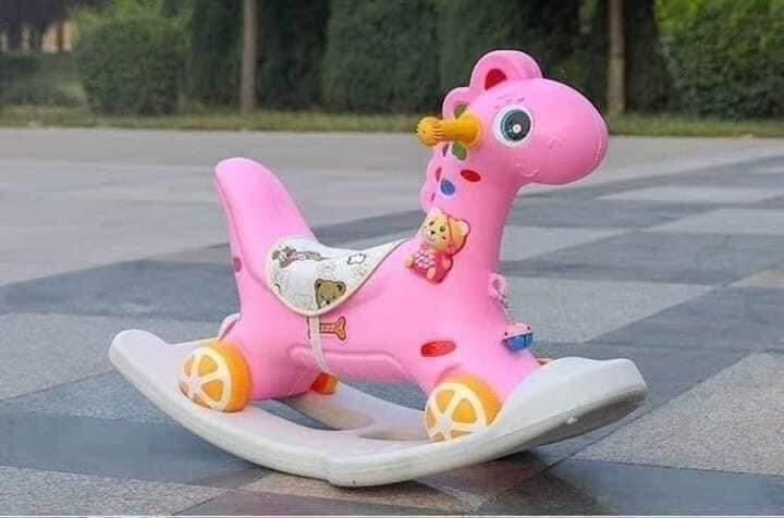 Ngựa bập bênh . Nhựa chòi chân 2 in1 cho bé