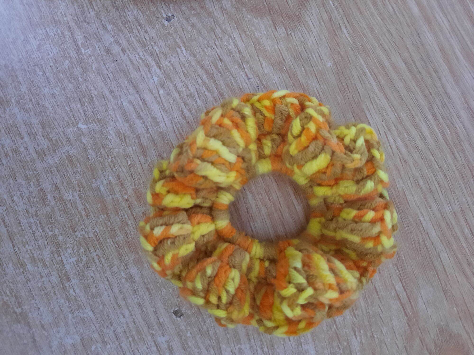 Chun cột tóc handmade bằng móc len
