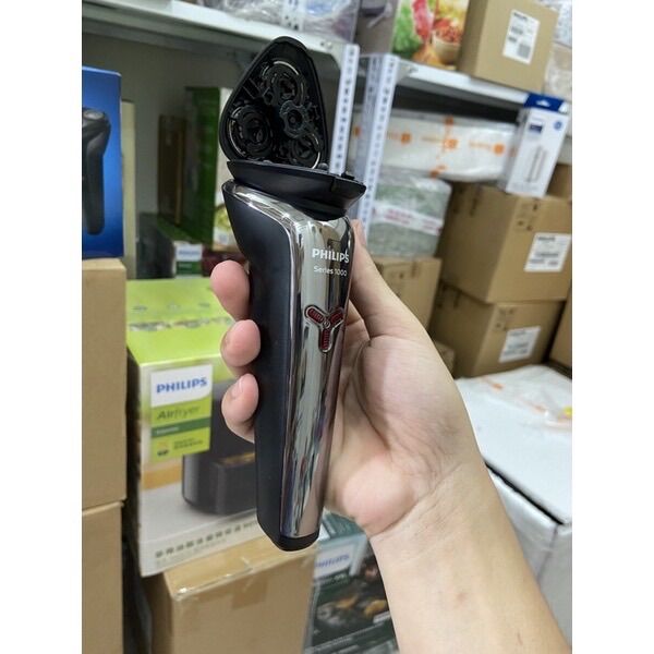 Máy cạo râu du lịch s1301/02, cạo râu dễ dàng và êm ái.