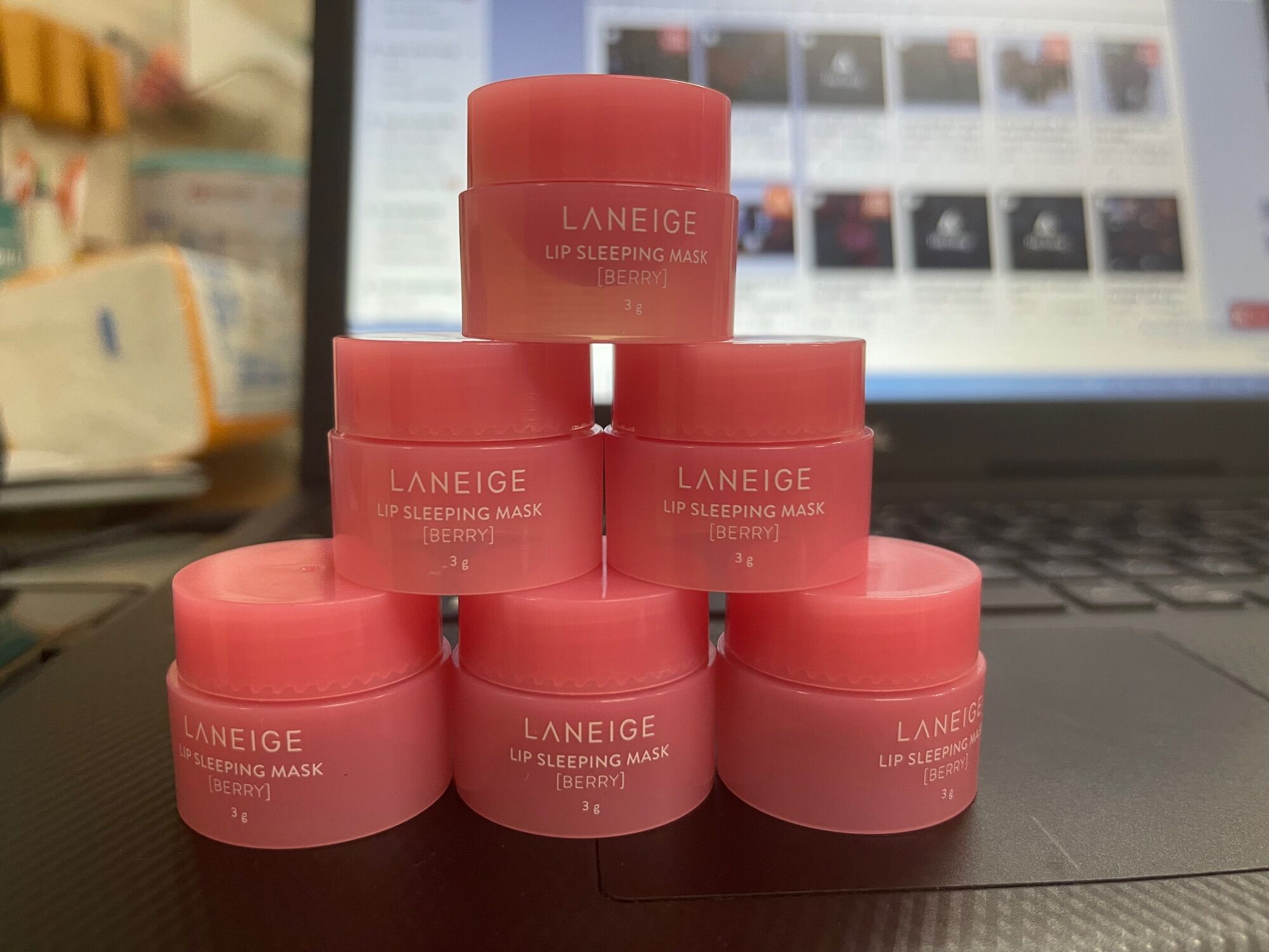 Mặt nạ ủ môi Laneige Lip Sleeping Mask .