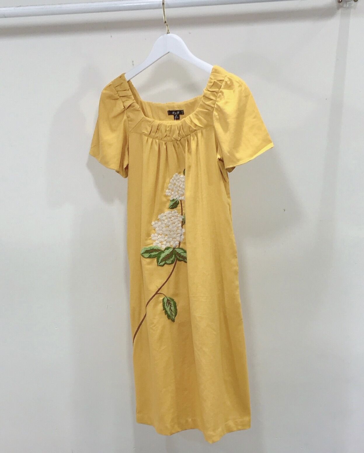 Đầm Thêu Linen Cổ Vuông Xênh