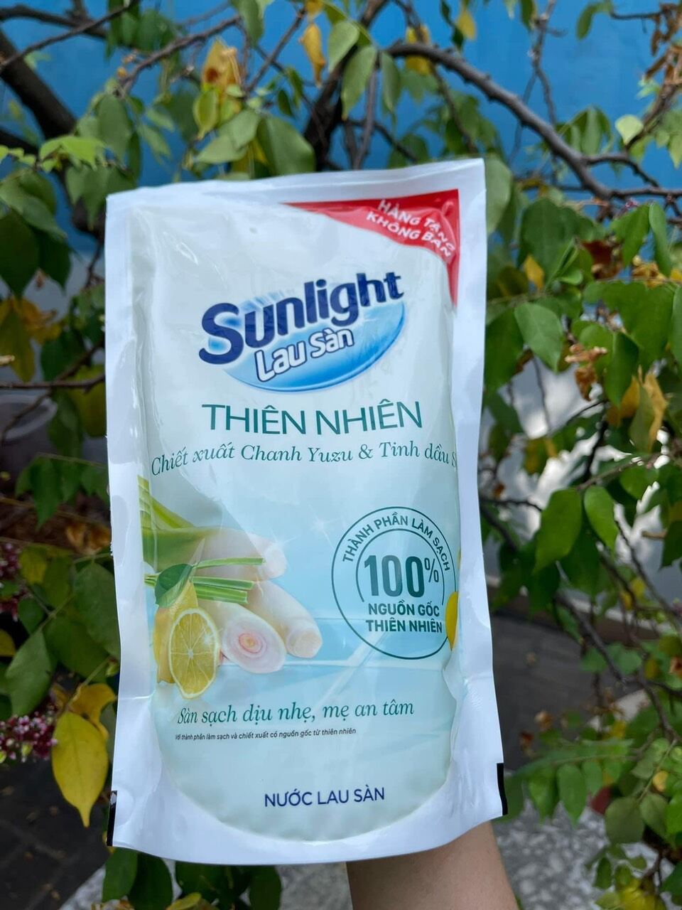 2 túi nước lau sàn sunlight 700g