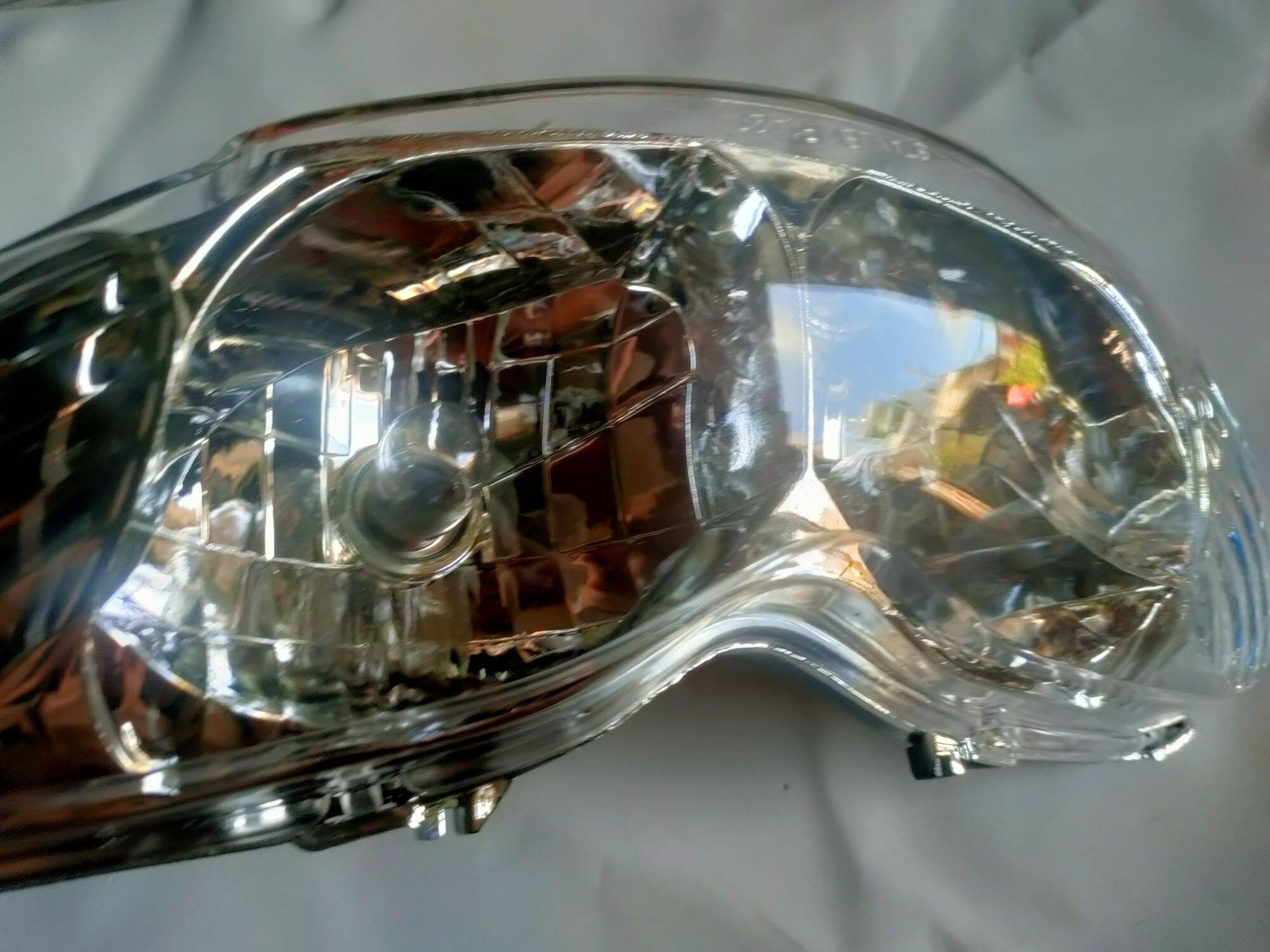 Choá đèn trước Jupiter V/R hàng LÔ