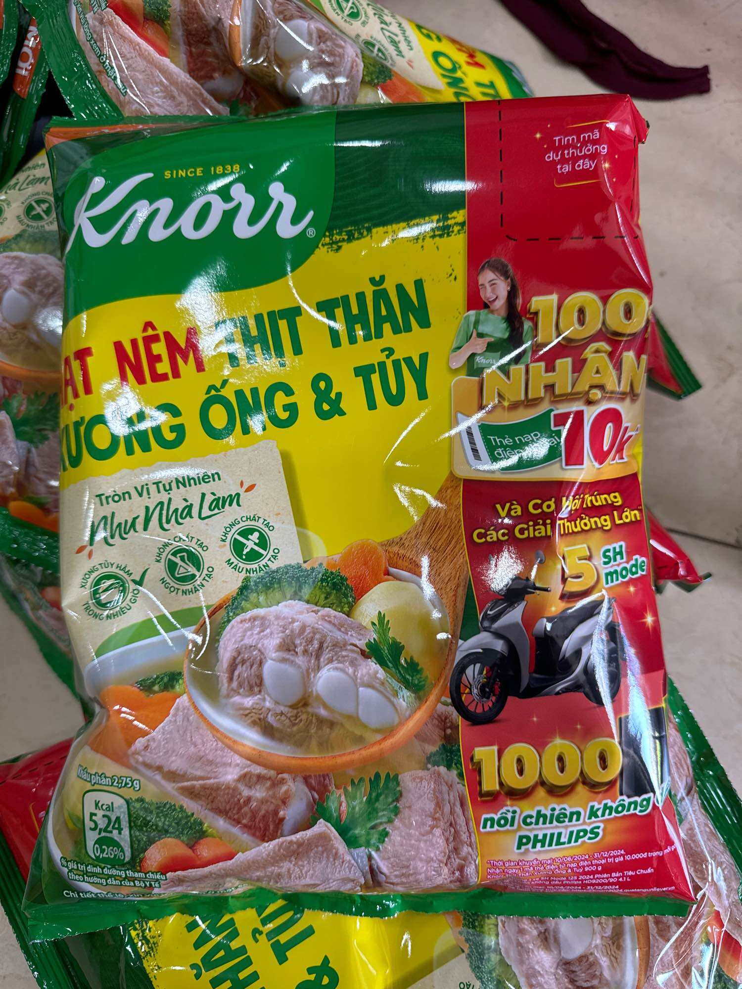 Hạt nêm Knorr 900g từ thịt thăn xương ống và tuỷ hàng mới có thẻ cào 10 k